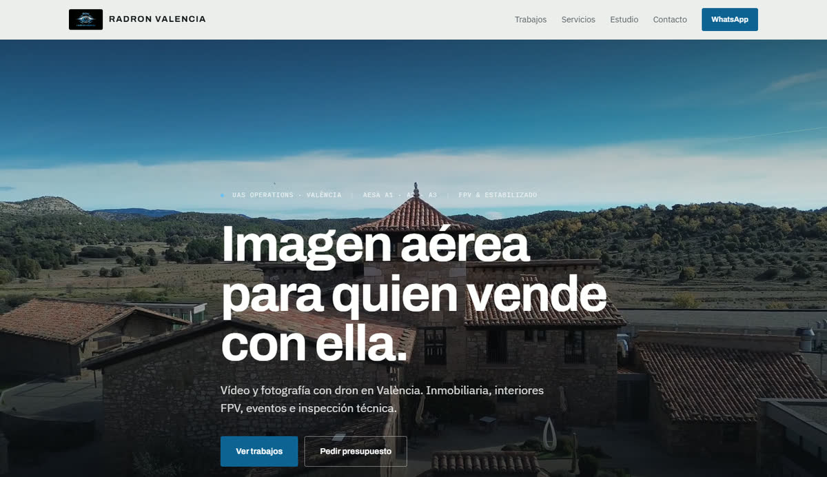 Portada de la web de imagen aérea con vídeo a pantalla completa